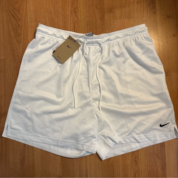 Nike Men's White Mesh Athletic Shorts, Size L, NWT - Picture 1 of 5